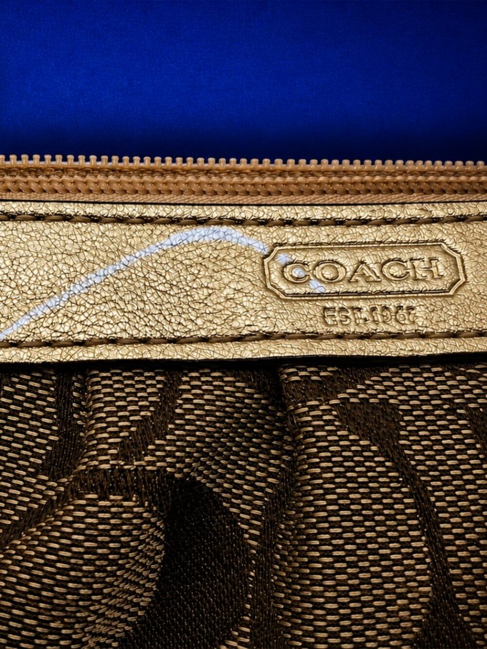 COACH Signature Monogram Jacquard Wristlet Wallet Zip Top Y2K Bag with Hang Tag - Picture 15 of 15